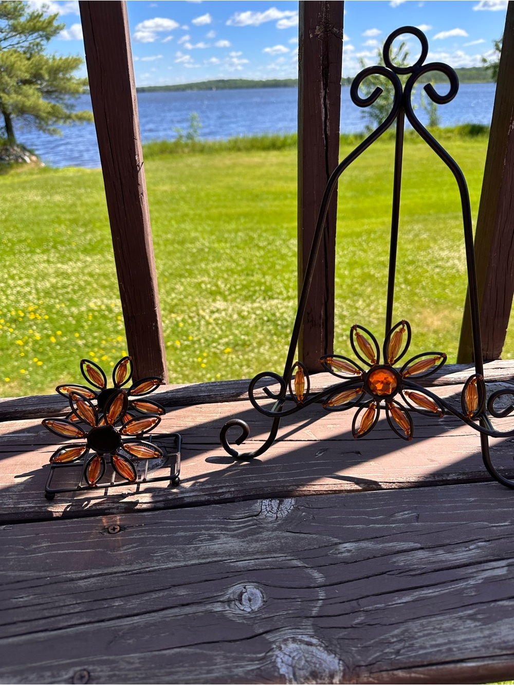 Amber Floral Metal Stand Set - Decorative Easel Display & Napkin/Letter Holder